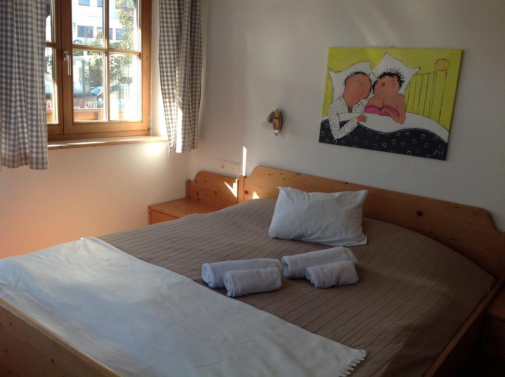 Ferienwohnung Dorfpub Neustift im Stubaital Zimmer foto